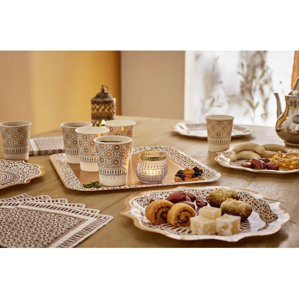 Lot de 6 assiettes en carton Ø26cm décor oriental blanc et doré