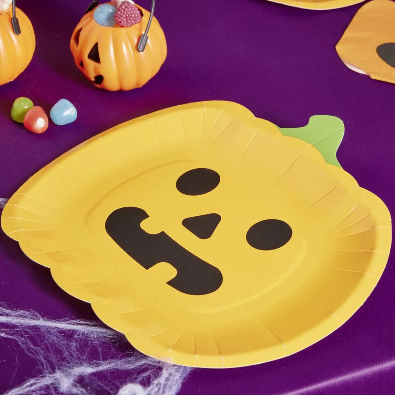 Lot de 8 assiettes en carton Ø23cm design citrouille Halloween