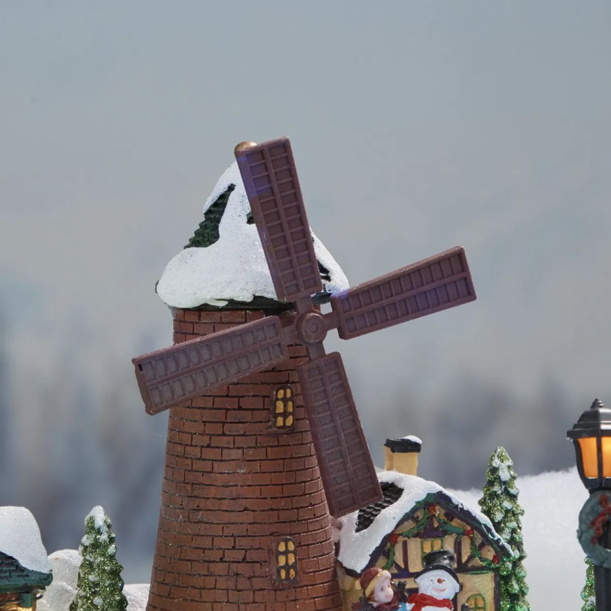 Petit village animé patinoire Noël