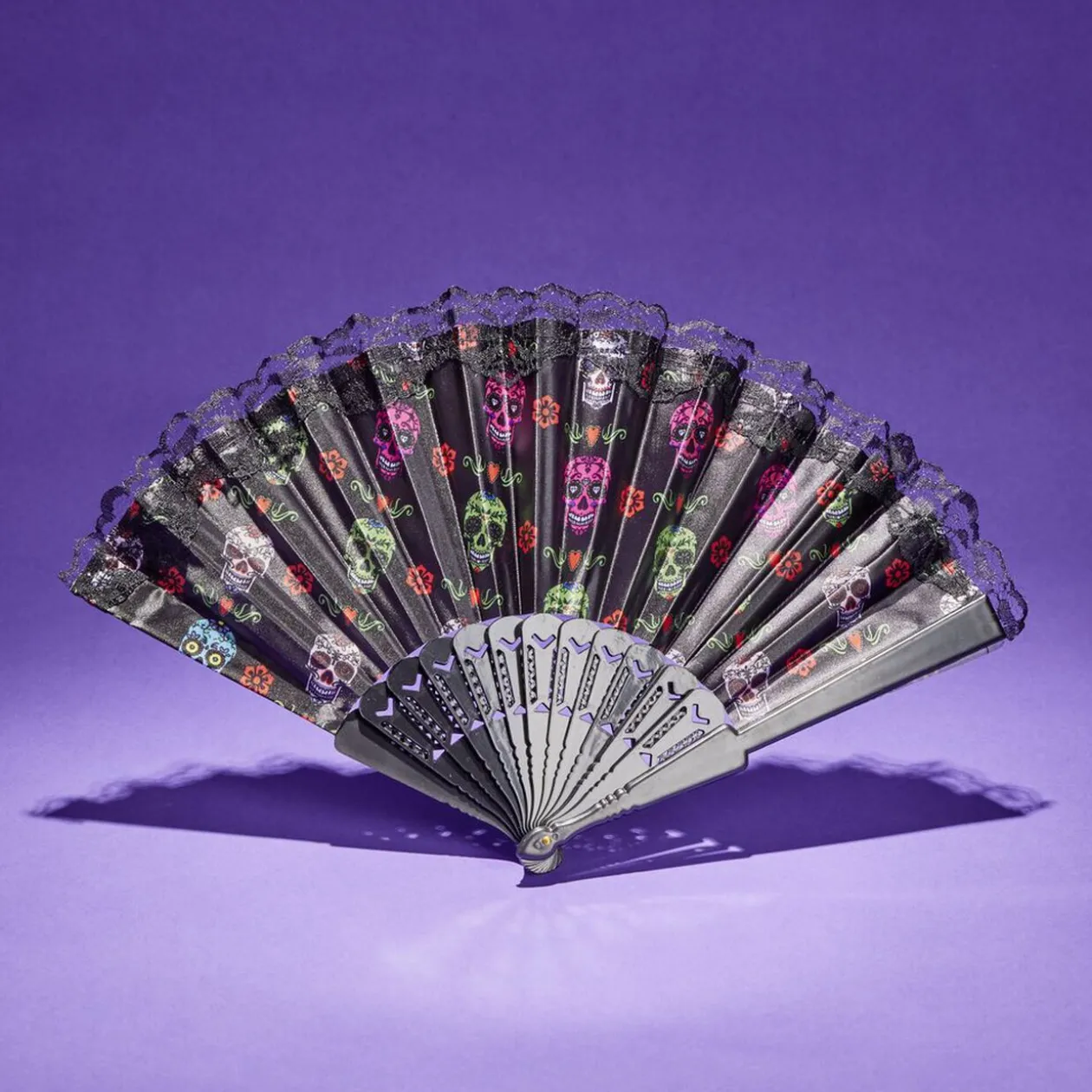 Éventail Halloween pliant tête de mort mexicaine 43x23cm